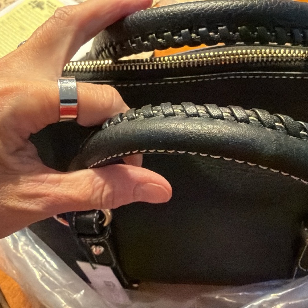 Dooney and Bourke satchel - Picture 5 of 9